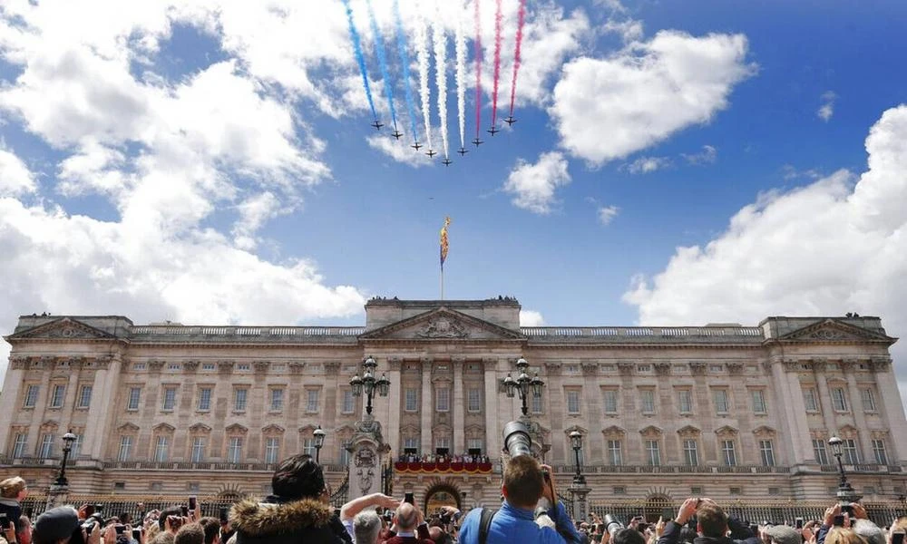 Πλατινένιο Ιωβηλαίο: Στο Trooping the Colour και ο Χάρι με τη Μέγκαν - Ποιοι θα είναι στο μπαλκόνι